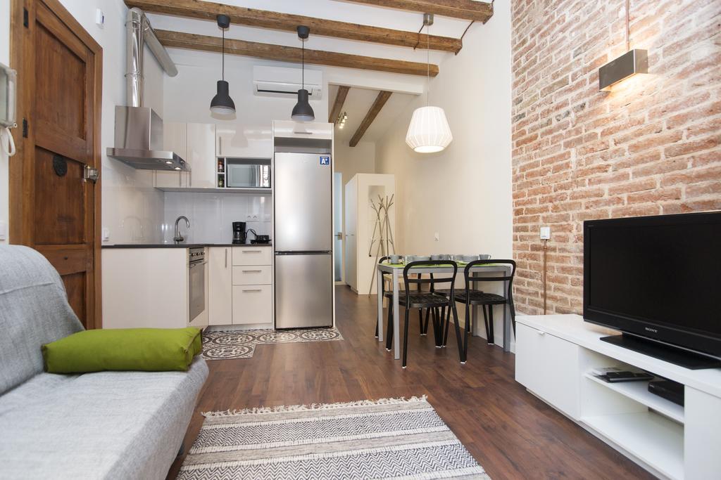Apartments Barcelona Sagrada Стая снимка