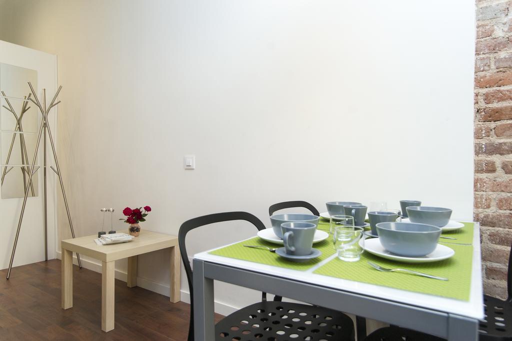 Apartments Barcelona Sagrada Стая снимка
