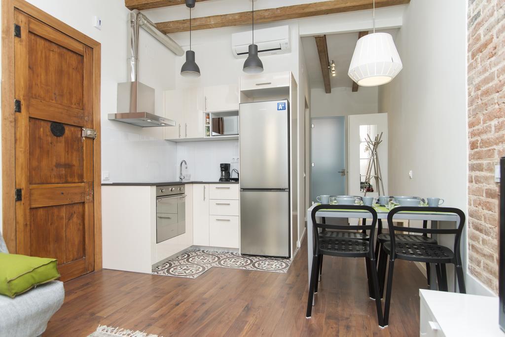 Apartments Barcelona Sagrada Стая снимка