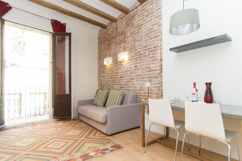 Apartments Barcelona Sagrada Стая снимка