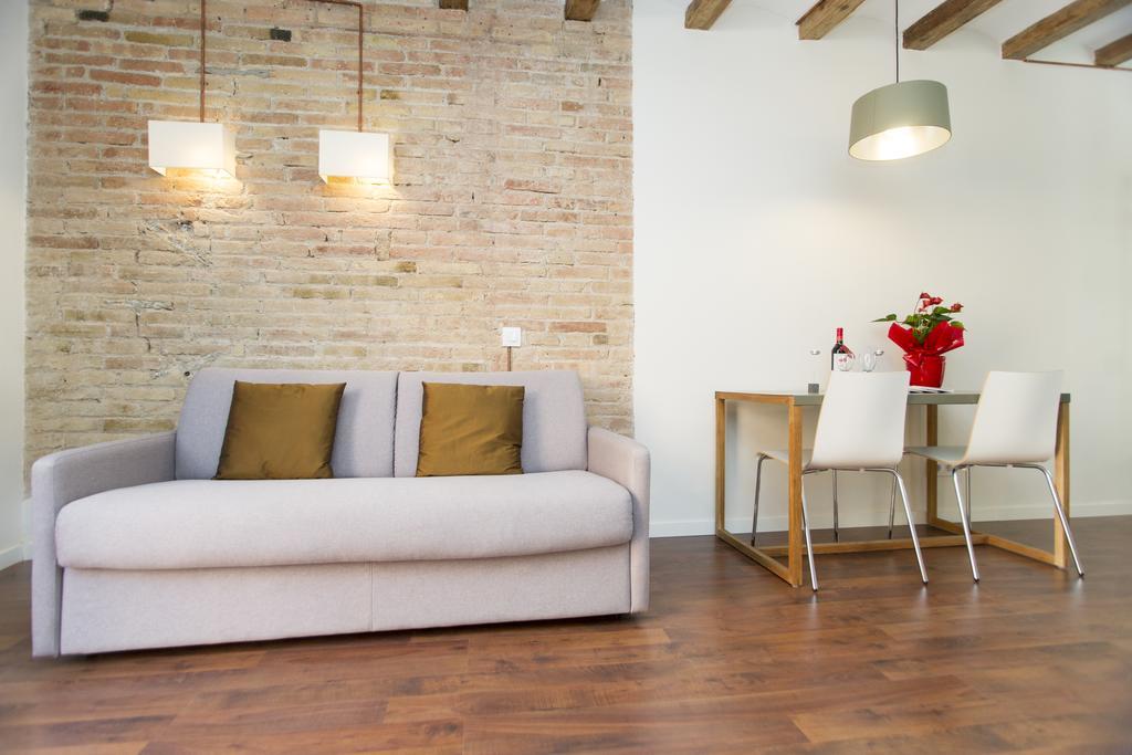 Apartments Barcelona Sagrada Стая снимка