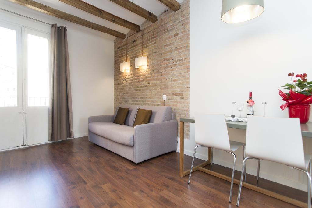 Apartments Barcelona Sagrada Стая снимка
