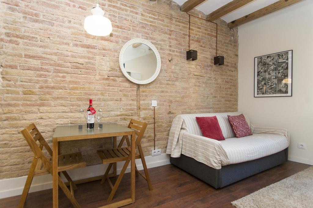 Apartments Barcelona Sagrada Стая снимка