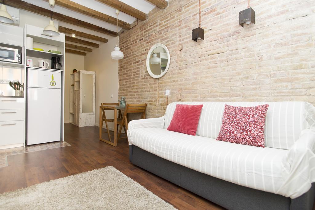 Apartments Barcelona Sagrada Стая снимка