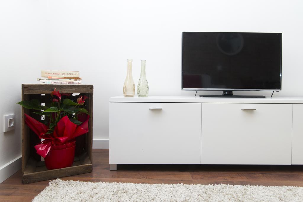 Apartments Barcelona Sagrada Стая снимка