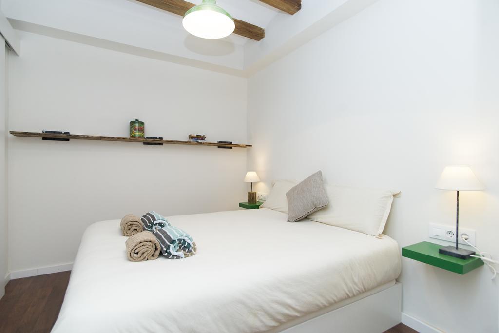 Apartments Barcelona Sagrada Стая снимка