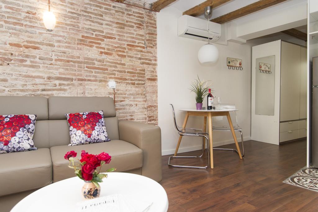 Apartments Barcelona Sagrada Стая снимка