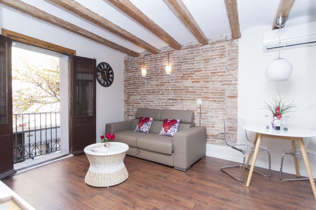 Apartments Barcelona Sagrada Стая снимка