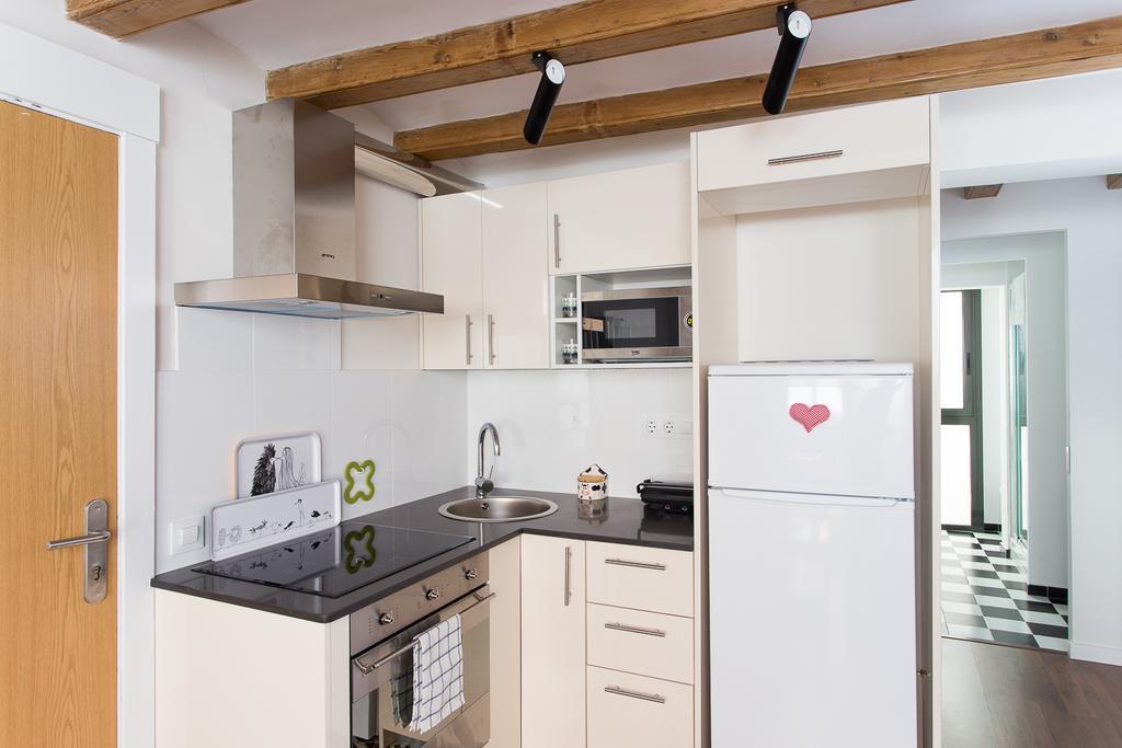 Apartments Barcelona Sagrada Стая снимка